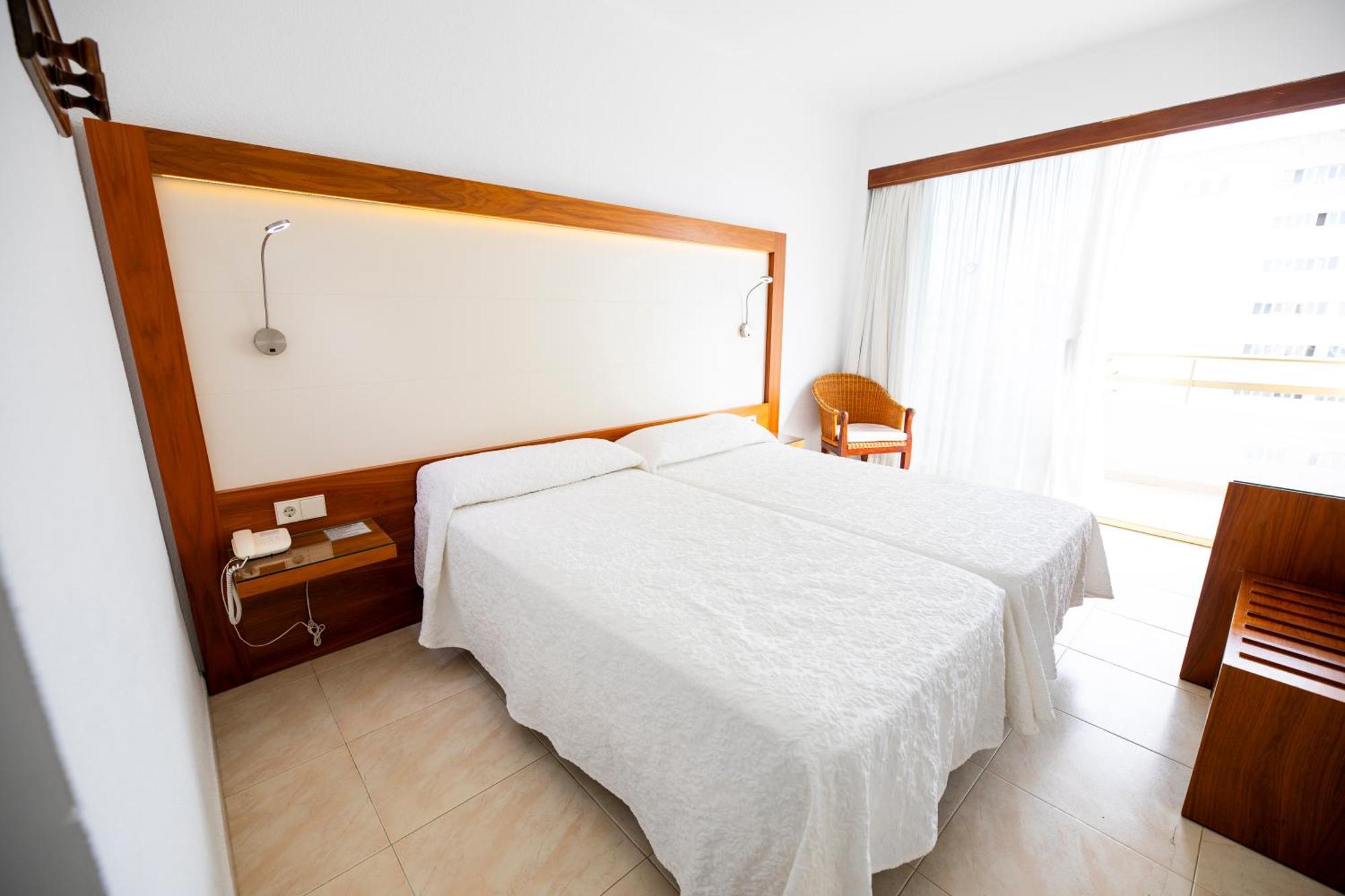 Hotel Biniamar Cala Millor  Exterior photo